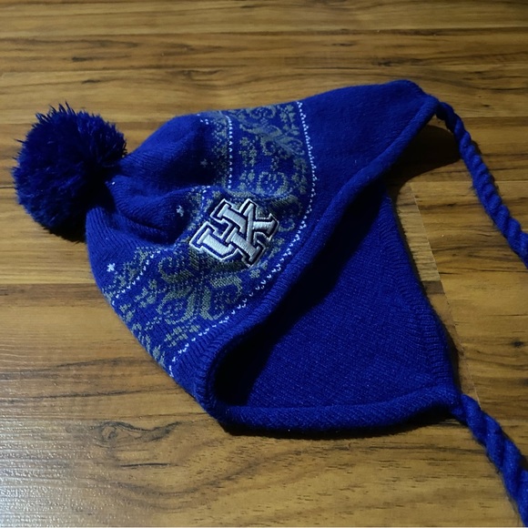 Women’s Captivating Headgear UK Wildcat Acrylic Toboggan Hat OS - Picture 12 of 15